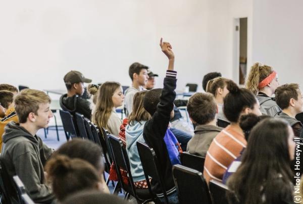 Journalists discuss their work with students at schools in Berlin and Brandenburg.