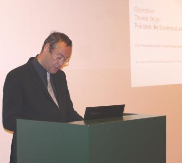 Winfried-Fest-Lecture 2011: "Political communication and social media"