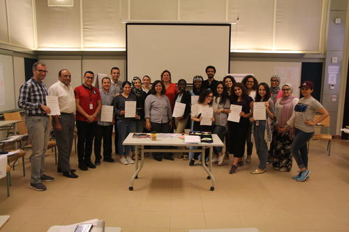 Dr. Hanan Badr und Teilnehmer*innen des Seminars
