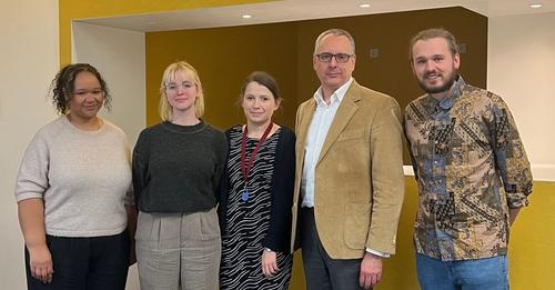 Personen von links nach rechts: Chadidjatu Faye, Luiza Greve Milke, Debora Kuczera, Martin Emmer, Lukas Benedikt Hoffmann
