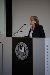 Prof. Barbara Pfetsch (Geschäftsführende Direktorin des Instituts)