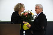 Barbara Pfetsch gratuliert Lutz Erbring zum 80. Geburtstag