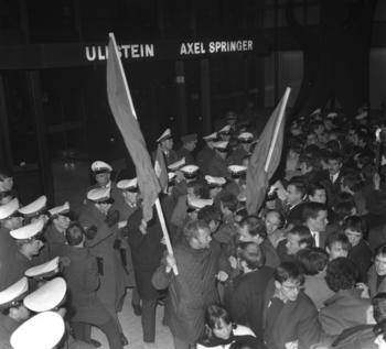Proteste vor dem Springer-Haus am 11.4.1968 (Tag des Attentats auf Rudi Dutschke)