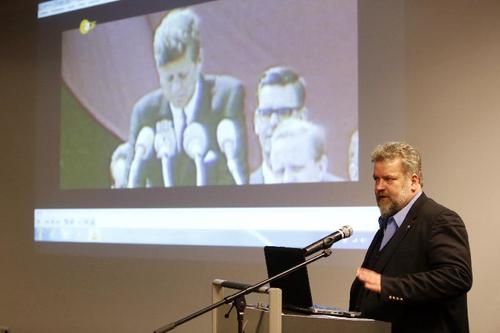Prof. Dr. Alexander Görke begrüßt den Festredner
