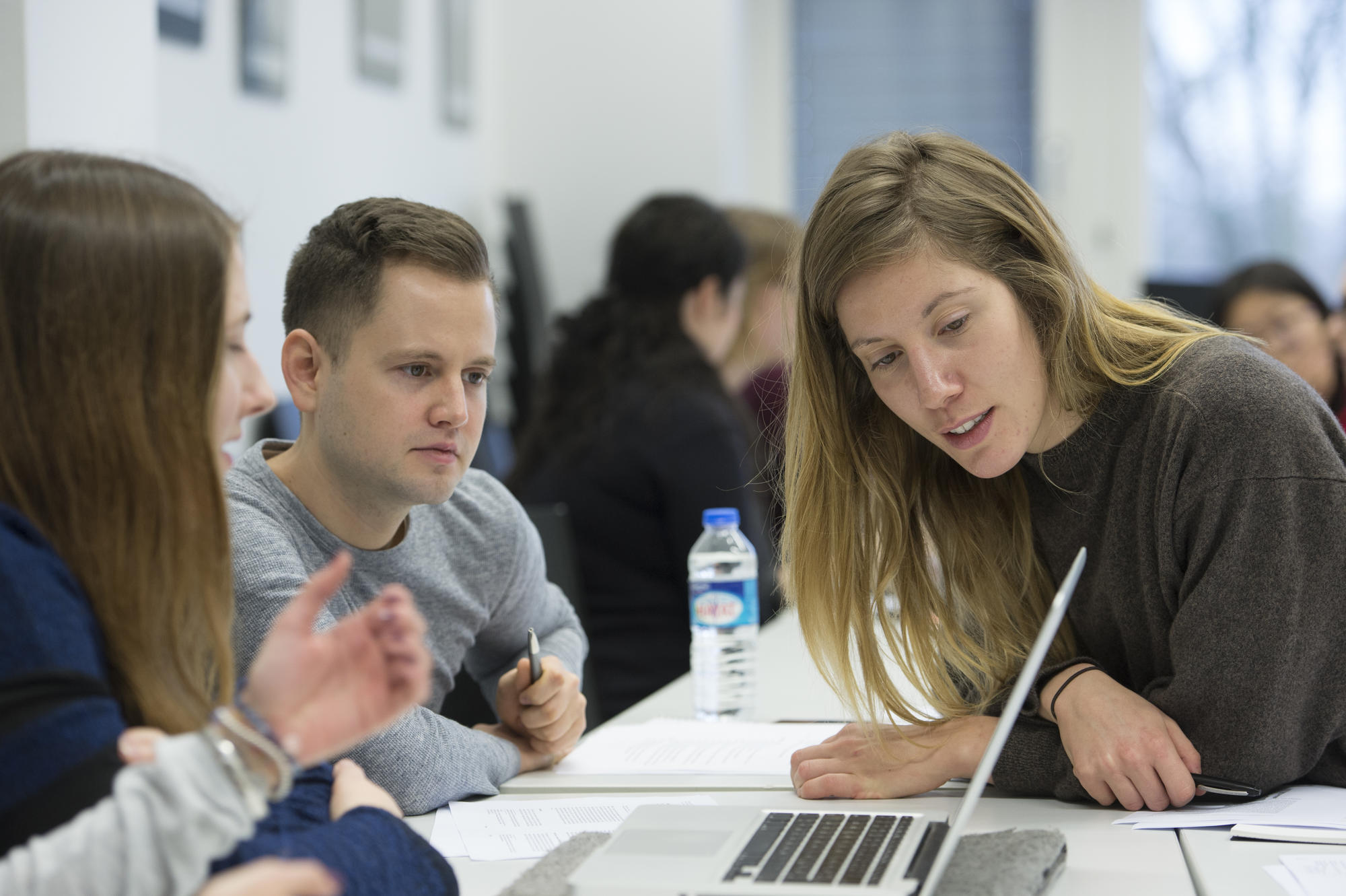 Studierende im Gespräch