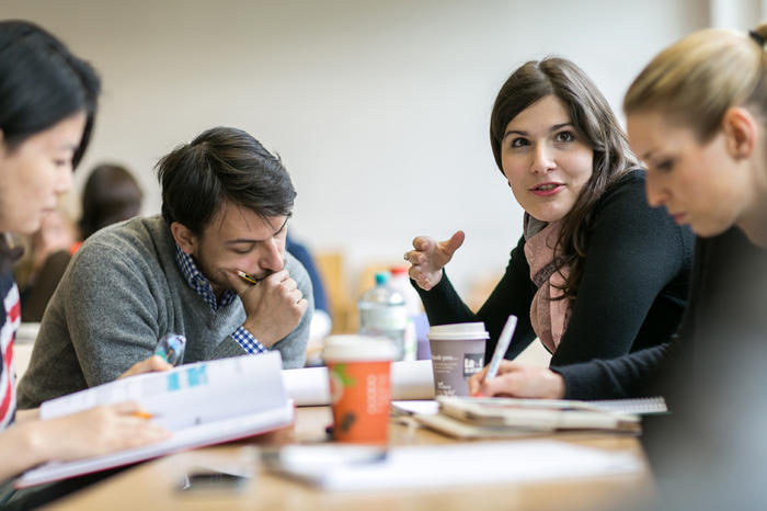 Studierende im Gespräch