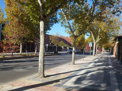 Blick auf das 2013 neu eröffnete Gebäude mit der Bibliothek für Geisteswissenschaften, Kommunikations- und Bibliothekswissenschaften (auf dem Campus Getafe)