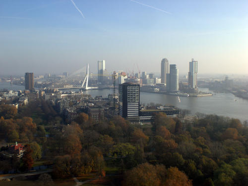 Blick vom Euromast (Fernsehturm) auf das Stadtviertel  ‚Kop van Zuid‘