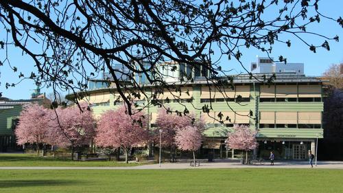 Blick über den Campus Frescati mit Gebäude der Geologischen Fakultät