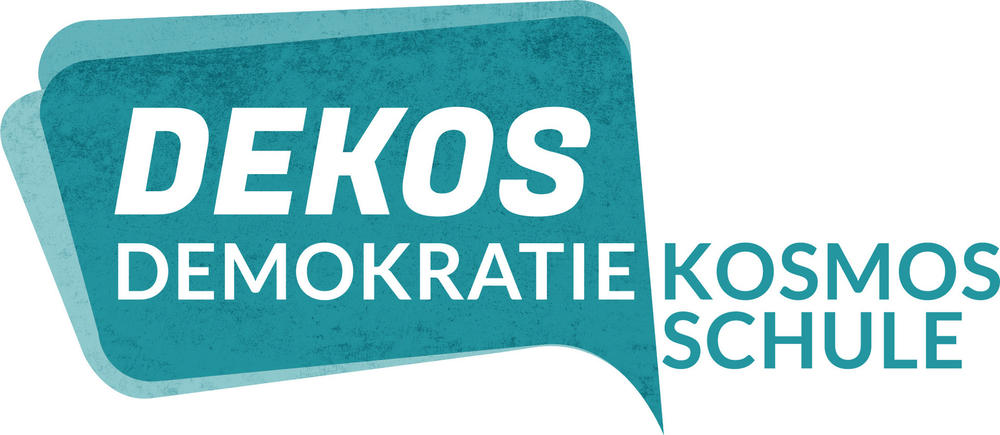 csm_1531676112Logo_DemokratiekosmosSchule_tuerkis_1_03d574a0e4