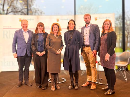 251130_Demokratie um 12 (4)