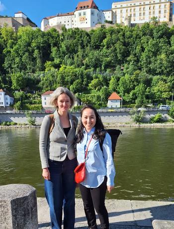 Die Programmbeauftragten beider Hochschulen, Dr. Jana Windwehr und Julia Krongelb