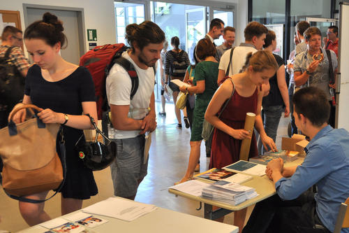 Informationsbasar im Foyer